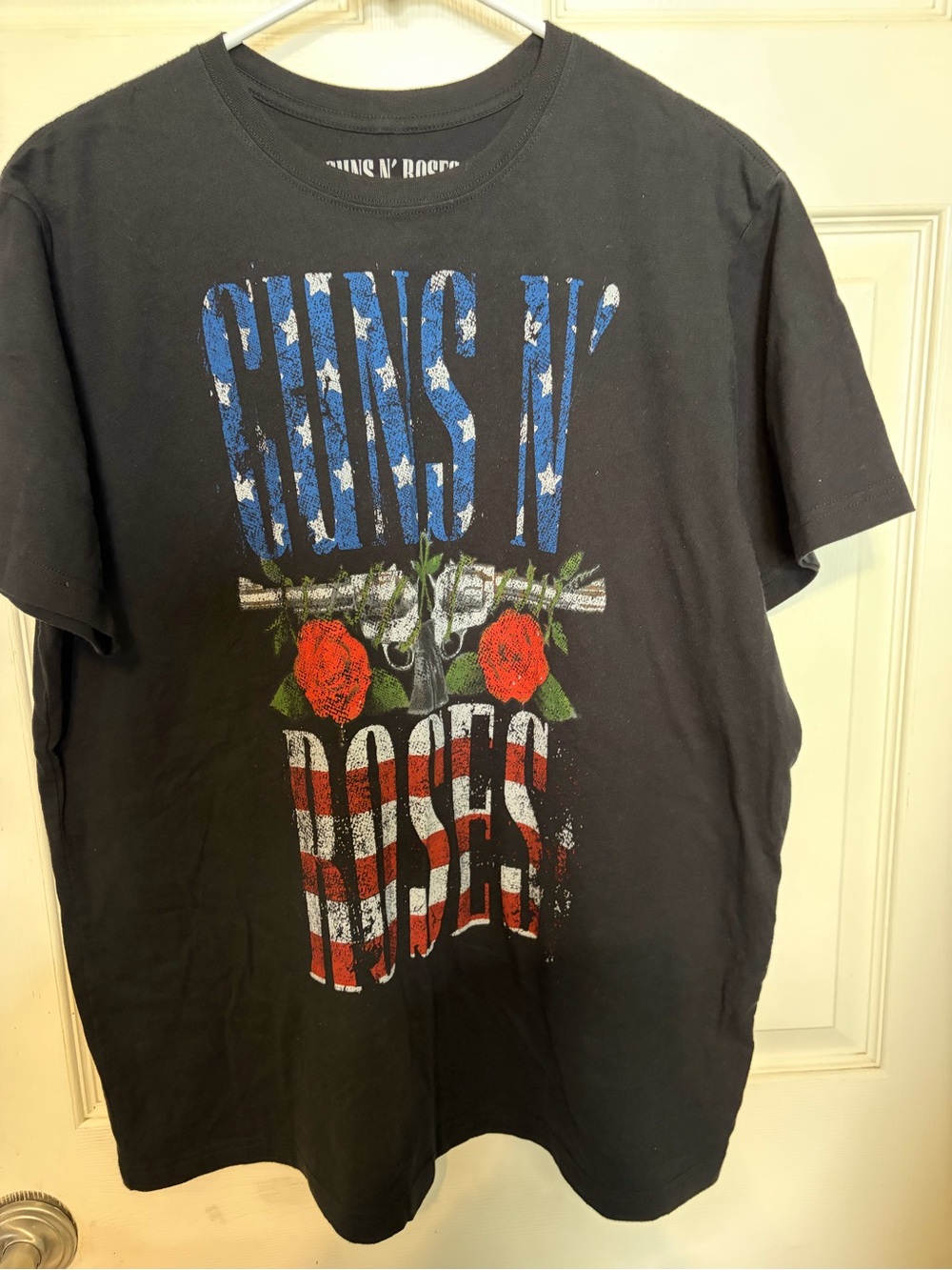 Guns N' Roses Graphic Tee - Black with American Flag Print - Picture 4 of 5